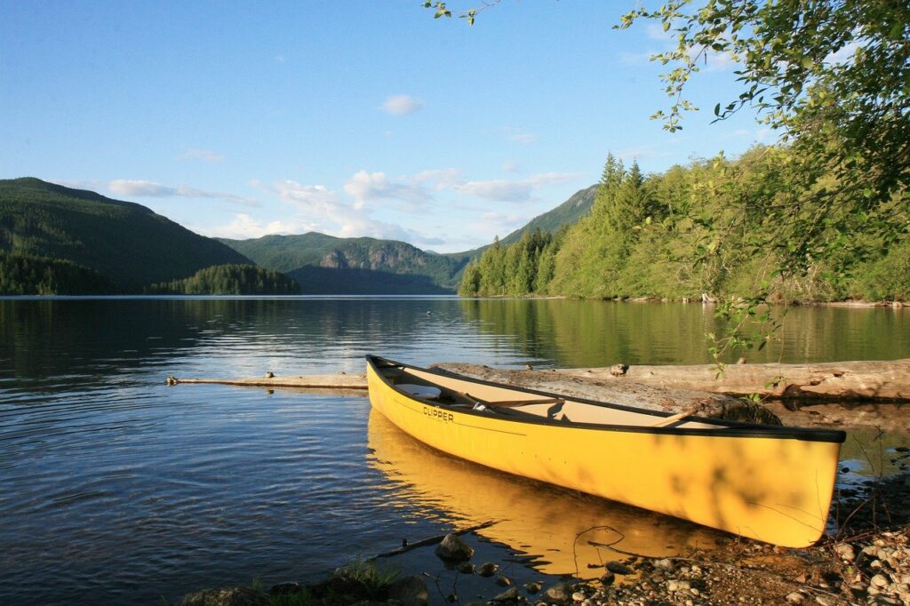 canoe, outdoors, water-3755118.jpg
